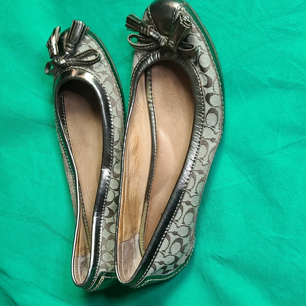 Coach Flats - Picture 4 of 7